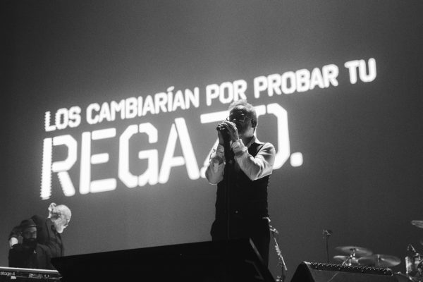 Noche reversible con Love of Lesbian en el Movistar Arena