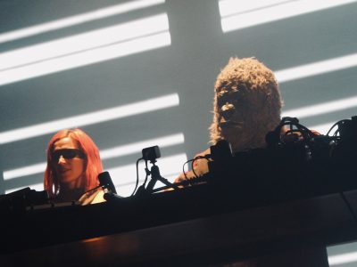 ELYELLA en La Riviera: una montaña rusa sonora de la euforia colectiva