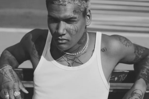 Ekkstacy y Worry Club: catarsis melancólica en la Sala B