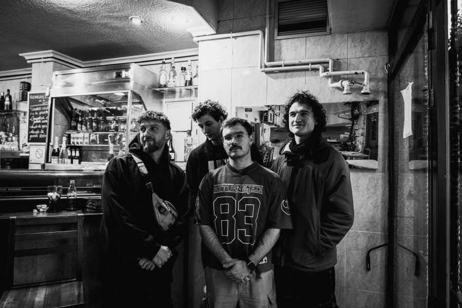 Bernal: «Así como el primer disco habla desde un lugar, las letras ahora hablan viendo desde fuera ese sitio»