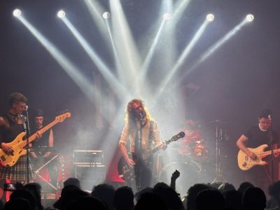 Linze conquista la Sala Villanos: la consagración de una banda «eternamente emergente»